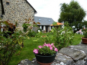 Gîte de France à Sarroux - St Julien 3 épis - Gîte de France 8 personnes MAE-0134